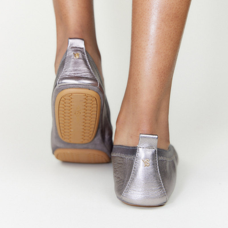 Samara Foldable Ballet Flat in Pewter Leather