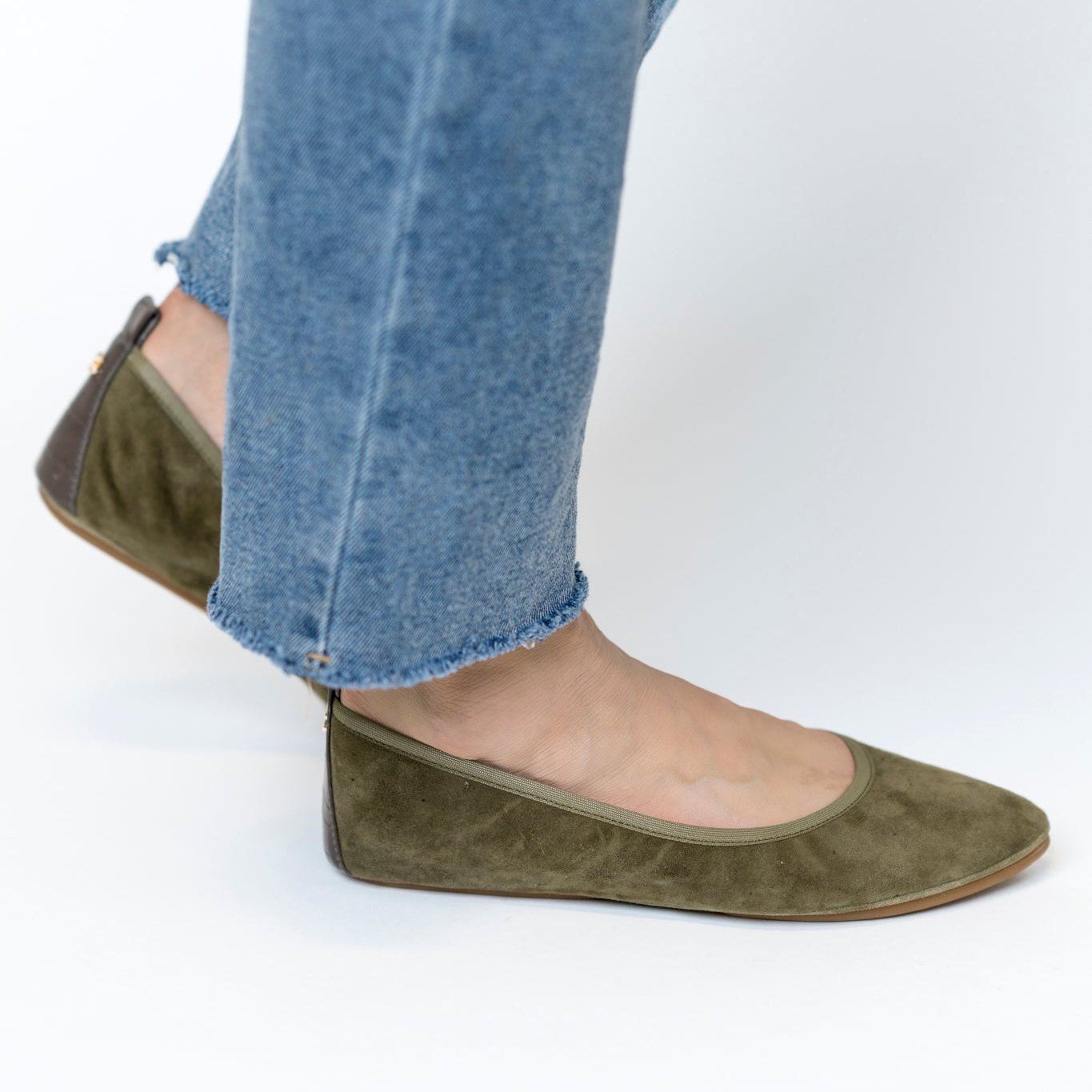 Vienna Foldable Ballet Flat in Mud Suede